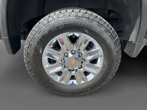 Used 2024 Chevrolet Silverado 2500 High Country w/ High Country Premium Package AWD/4WD image 8