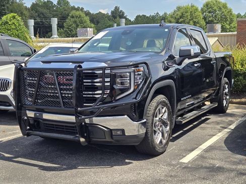 Used 2024 GMC Sierra 1500 SLT AWD/4WD image 4