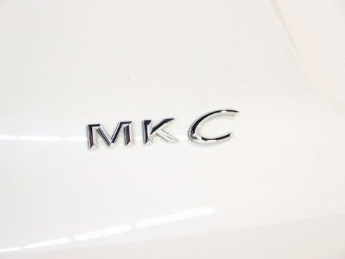 Used 2017 Lincoln MKC Select w/ Lincoln MKC Climate Package image 12