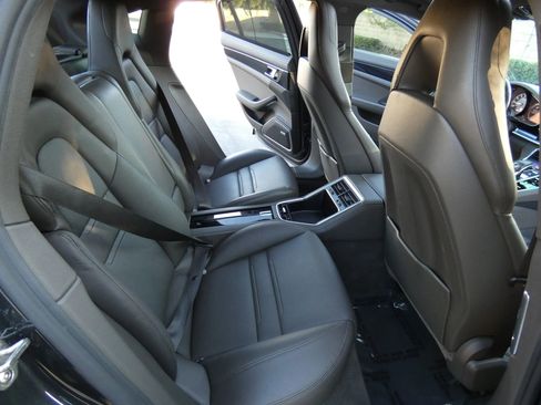 Used 2018 Porsche Panamera 4 image 37