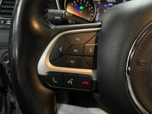 Used 2019 Jeep Compass Limited image 9