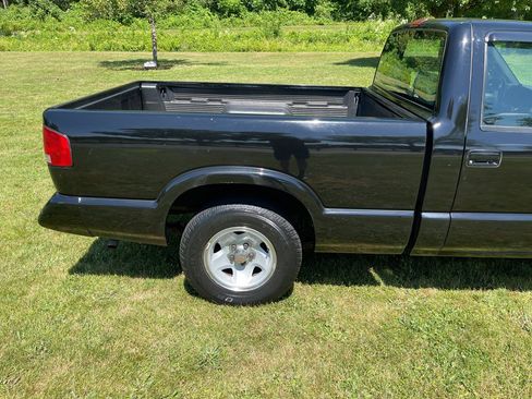 Used 1994 Chevrolet S10 Pickup 2WD Regular Cab image 34