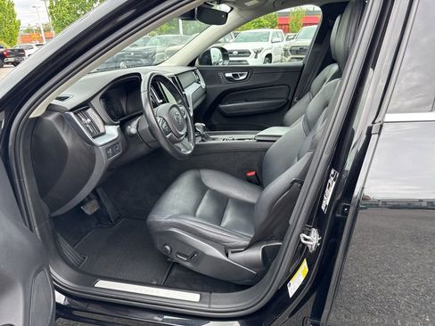 Used 2020 Volvo XC60 T6 Momentum AWD/4WD image 9
