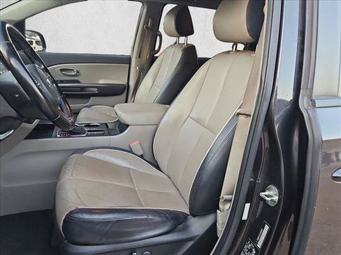 Used 2020 Kia Sedona EX FWD image 14