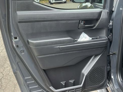 Used 2025 Toyota Tacoma SR image 18