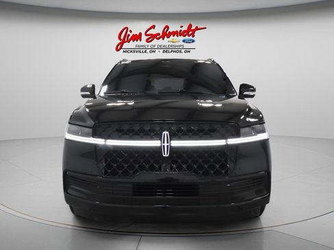 Used 2025 Lincoln Navigator Reserve w/ Jet Appearance Package image 3