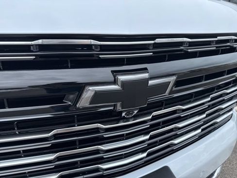 New 2026 Chevrolet Suburban High Country AWD/4WD image 41