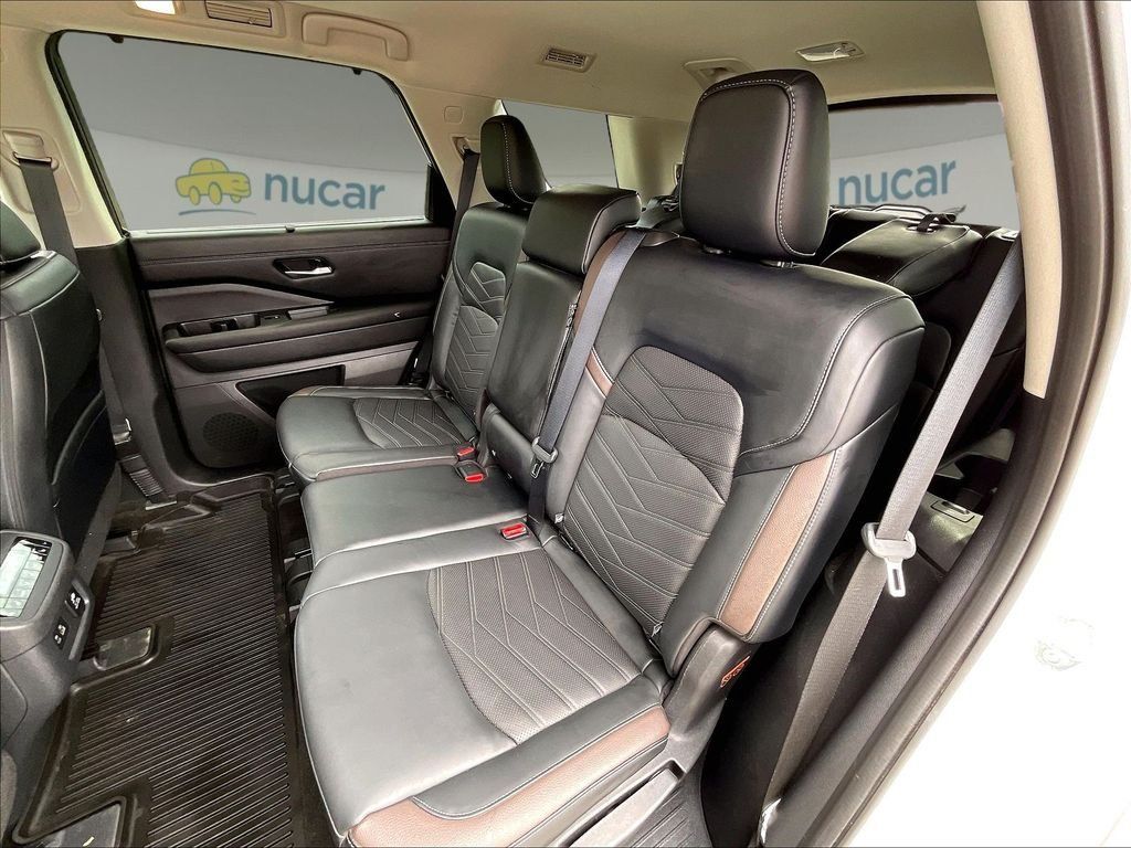 Used 2023 Nissan Pathfinder Platinum w/ Cargo Package AWD/4WD image 14