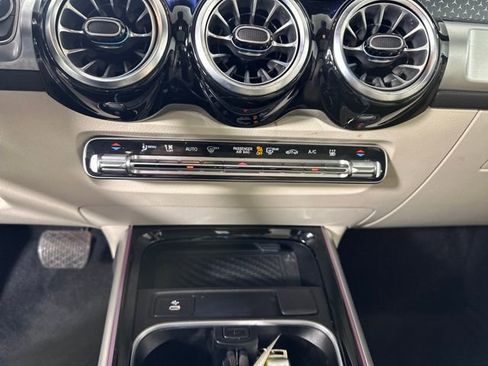 Used 2024 Mercedes-Benz EQB 250+ image 22