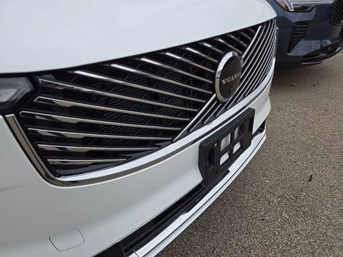 New 2026 Volvo XC90 B6 Plus w/ Protection Package Premier image 3