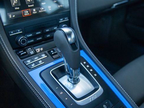 Certified 2025 Porsche 718 Cayman S RWD image 17