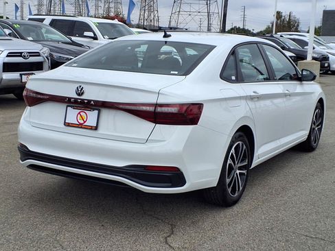 Used 2025 Volkswagen Jetta Sport FWD image 6