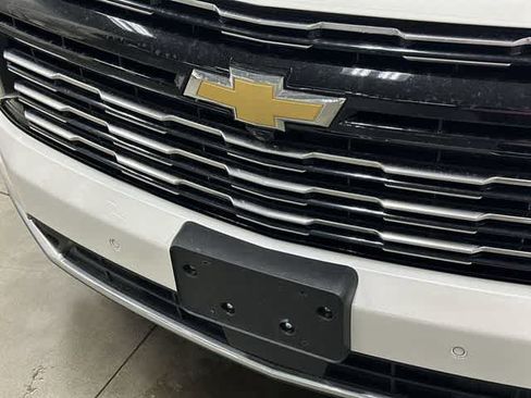 Used 2025 Chevrolet Suburban High Country AWD/4WD image 31