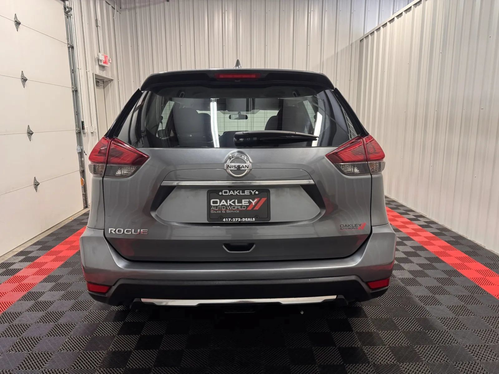 Used 2020 Nissan Rogue S FWD image 3