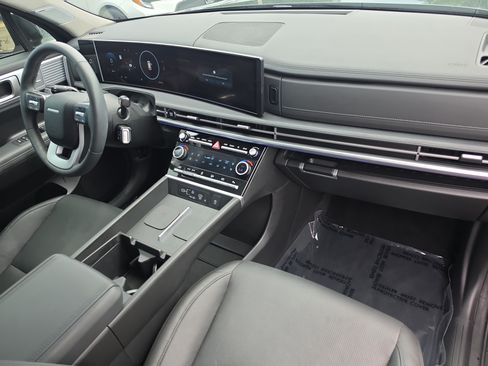 Used 2024 Hyundai Santa Fe Limited FWD image 11