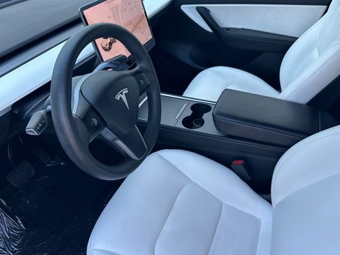 Used 2021 Tesla Model Y Long Range AWD/4WD image 11