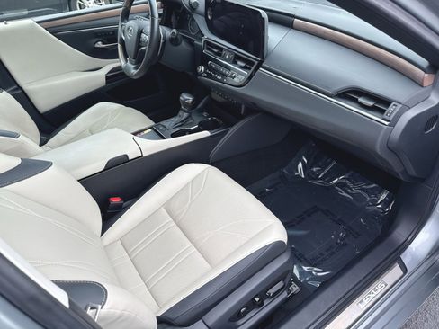Used 2023 Lexus ES 350 w/ Accessory Package (Z1) image 32