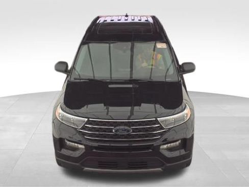 Used 2024 Ford Explorer XLT w/ Equipment Group 202A AWD/4WD image 2
