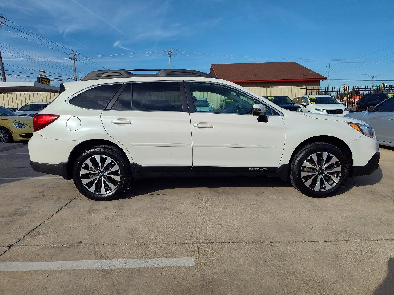 Used 2017 Subaru Outback 2.5i Limited AWD/4WD image 3