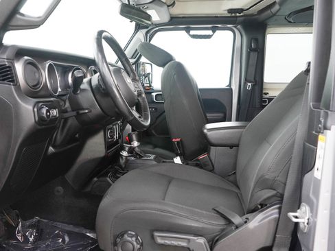 Used 2019 Jeep Wrangler Sport AWD/4WD image 15