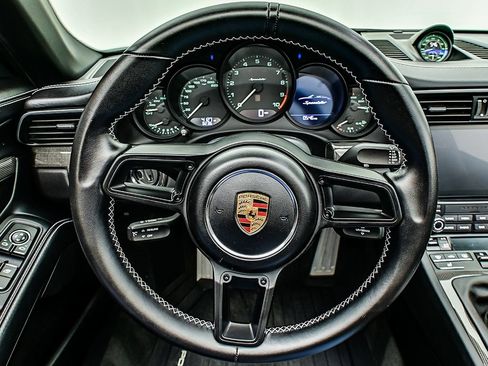 Used 2019 Porsche 911 Speedster RWD image 11