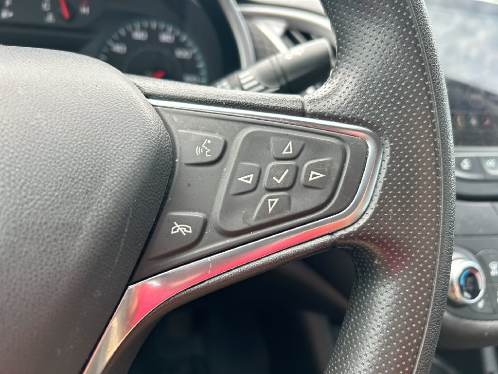 Used 2025 Chevrolet Malibu LT FWD image 16