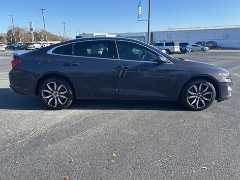 Used 2025 Chevrolet Malibu RS image 5