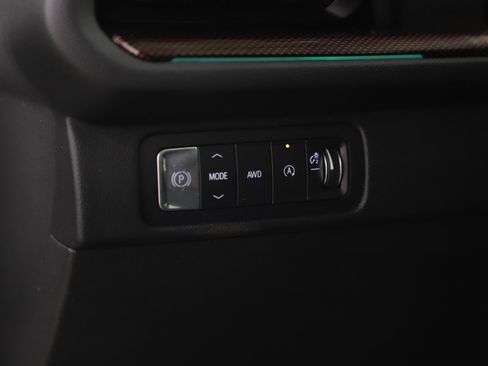 Used 2024 Chevrolet Traverse RS AWD/4WD image 31