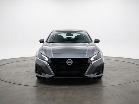 Used 2025 Nissan Altima 2.5 SV image 2