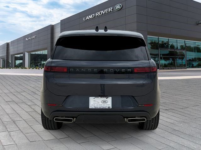 New 2026 Land Rover Range Rover Sport Dynamic SE AWD/4WD image 4