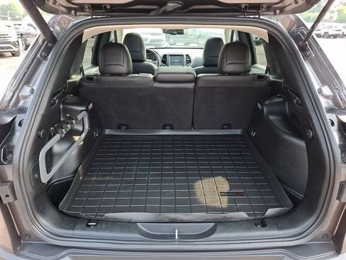 Certified 2018 Jeep Cherokee Limited AWD/4WD image 35
