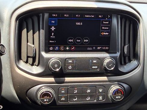 Used 2022 Chevrolet Colorado Z71 AWD/4WD image 14