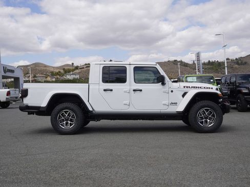 New 2026 Jeep Gladiator Rubicon AWD/4WD image 3