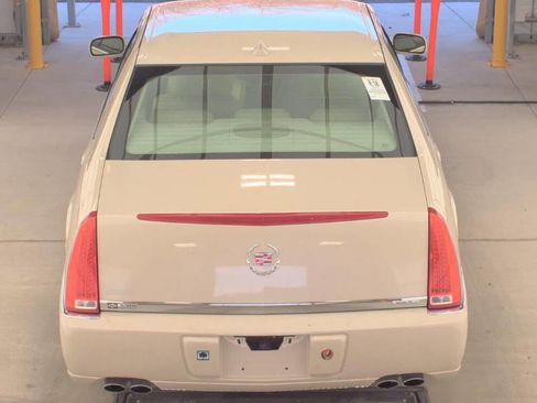 Used 2011 Cadillac DTS FWD image 20