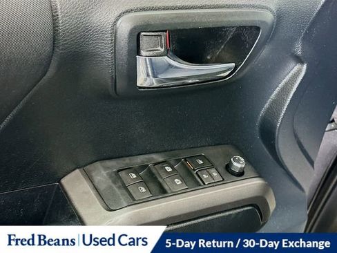 Used 2016 Toyota Tacoma TRD Sport w/ Towing Package image 20