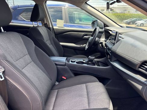 Used 2025 Nissan Rogue SV AWD/4WD image 38