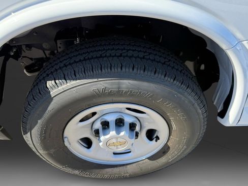 New 2025 Chevrolet Express 2500 image 24