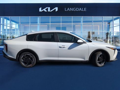 New 2026 Kia K4 EX image 3