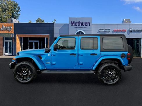 Used 2022 Jeep Wrangler Unlimited Sahara w/ Cold Weather Group AWD/4WD image 8
