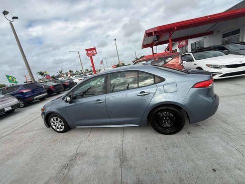 Used 2020 Toyota Corolla LE FWD image 6