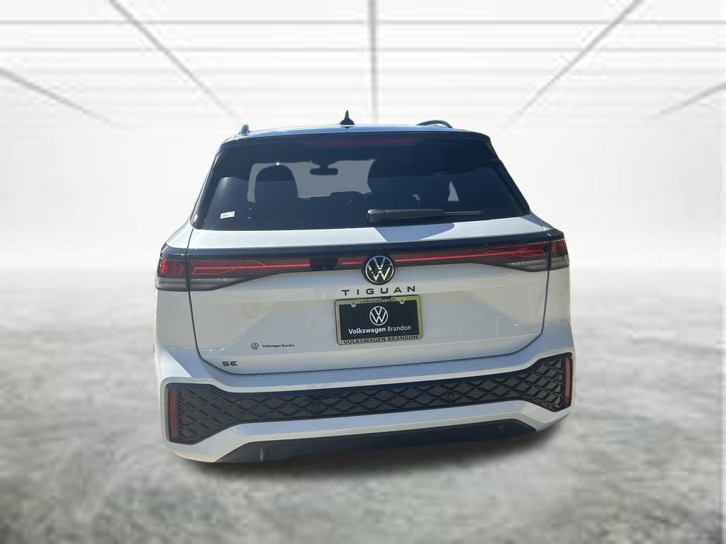 New 2026 Volkswagen Tiguan SE R-Line FWD image 5