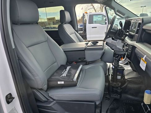 New 2026 Ford F550 4x4 Crew Cab image 19