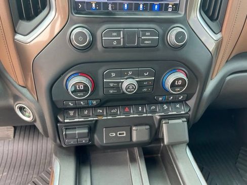 Used 2022 Chevrolet Silverado 2500 High Country w/ Z71 Off-Road Package AWD/4WD image 25