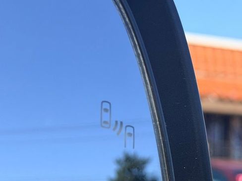 Used 2019 Toyota Tacoma TRD Off-Road image 12