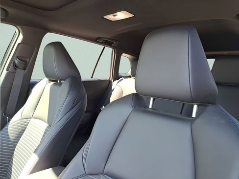 Used 2023 Toyota Corolla Cross XSE w/ Convenience Package image 17