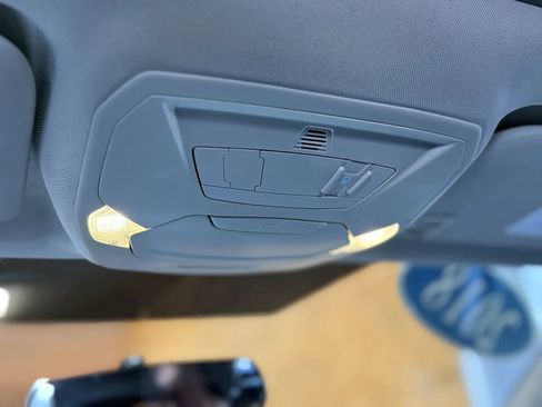 Used 2018 Ford Focus SEL image 36