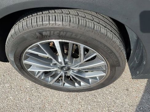 Used 2021 Hyundai Tucson Limited w/ Cargo Package image 11