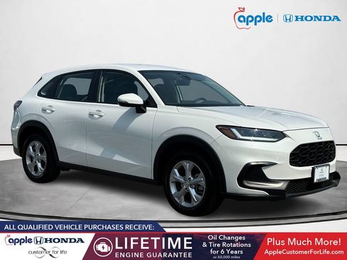 Used 2025 Honda HR-V LX image 1