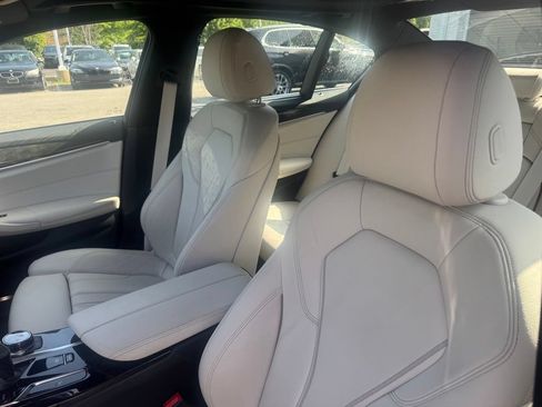 Used 2023 BMW 540i xDrive w/ Executive Package AWD/4WD image 9