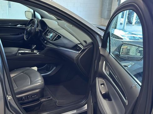 Used 2019 Buick Enclave Essence AWD/4WD image 12